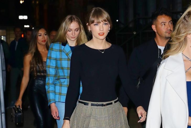 Taylor Swift and Sophie Turner enjoy a stylish girls' night at Mulberry Bar, a trendy hotspot in the city