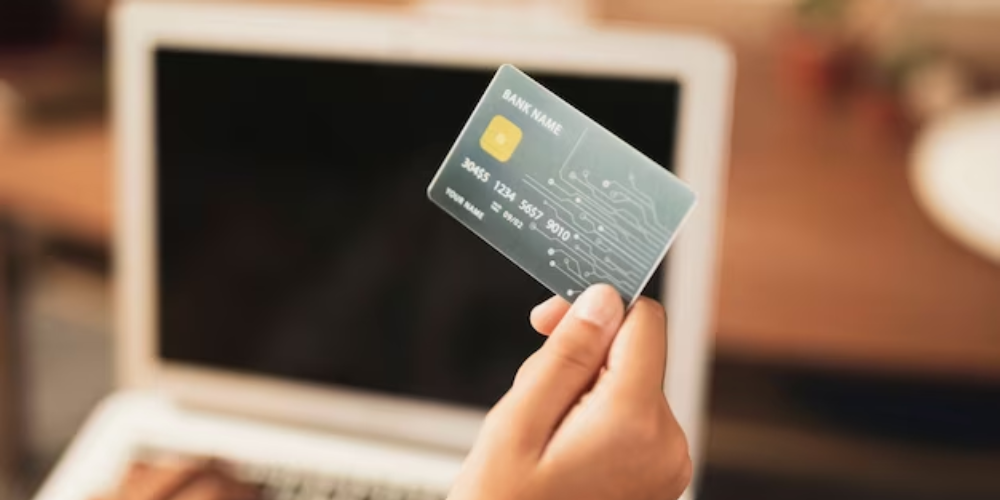 Image by freepik | Credit Card Debt Remains High, But Interest Rates May Fall